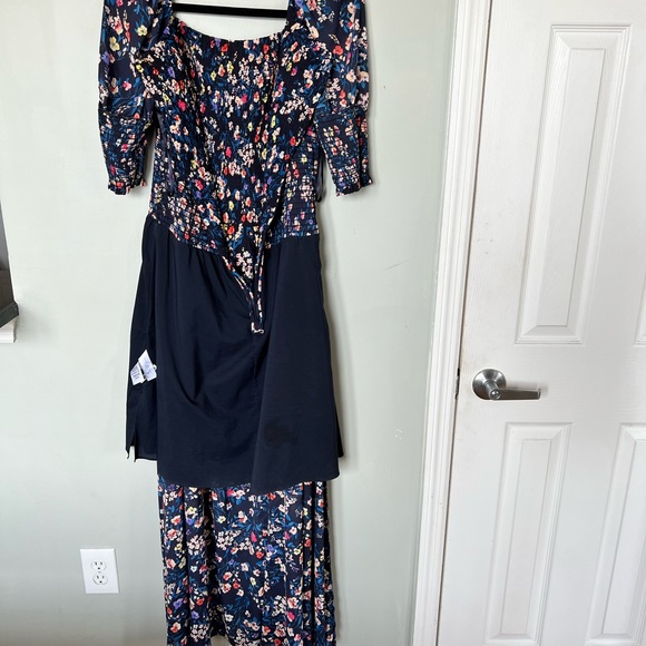 Ann Taylor Floral Smocked Prairie Maxi Dress Size 6 - Picture 3 of 7